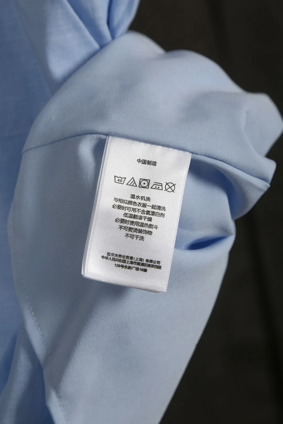 P210 Actual photo [High-end quality] Style number: 25052# Color: Navy blue/off-white/light khaki/ice blue/dark khaki Size: S to Short five-point version, double-layered inside and outside to prevent exposure, double stitching to cover the independent waistband ✅ - Professional washing before the car, the texture of the fabric is tight and soft ✅ - RL/Ralph Lauren linen shorts are simply a summer savior. The linen material allows every pore to breathe freely, say goodbye to sticky heat. Walking on the road, the wind blows, and the heat all over the body is instantly smoothed away. The bamboo texture is natural and unique, simple and pure texture, full of laziness and old money style.